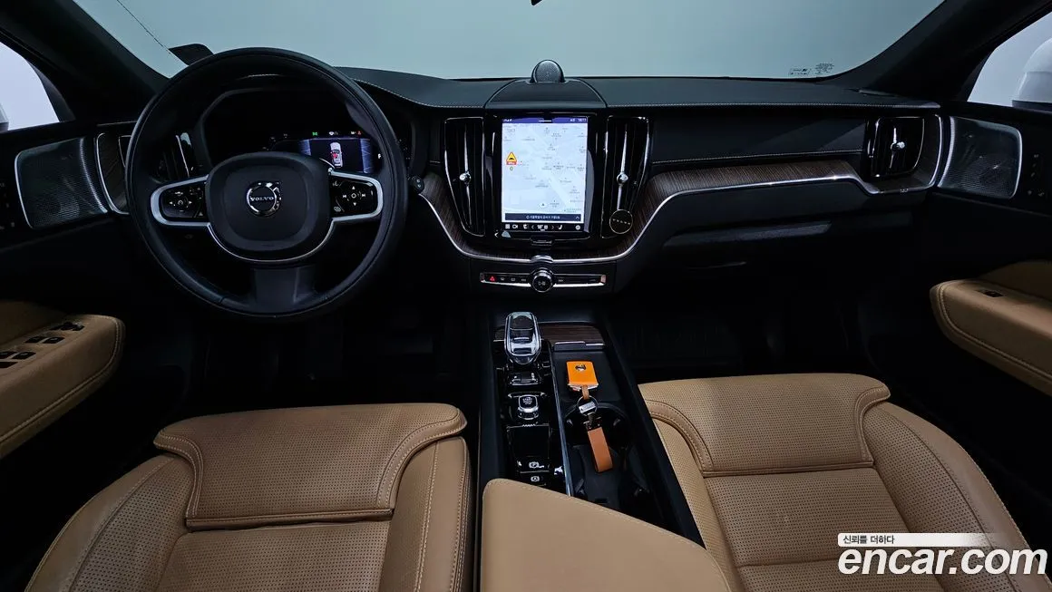 Volvo XC60 2022 из KR, фото 2