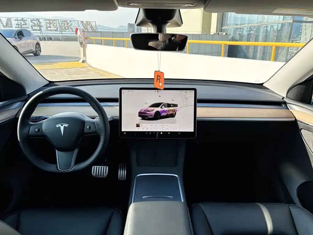 Tesla Model Y — фото 7