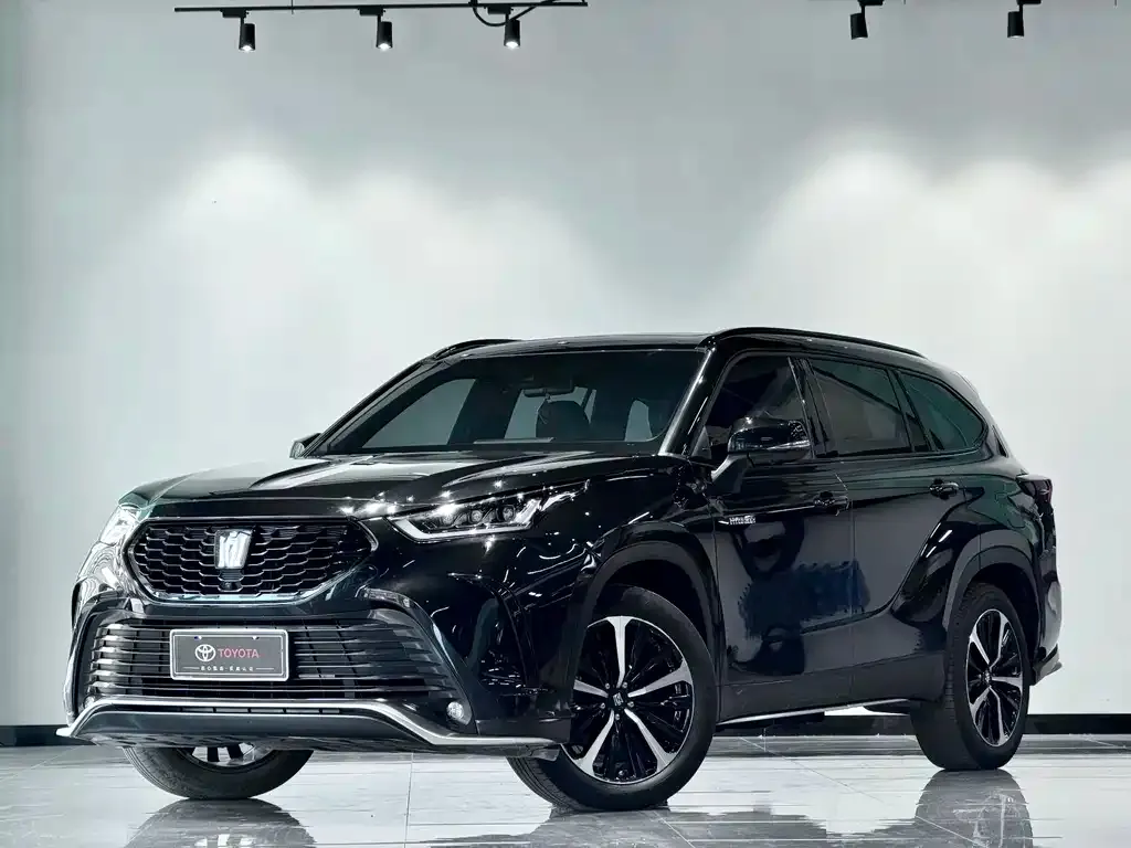 Toyota Crown Kluger 2023 из CN, фото 1