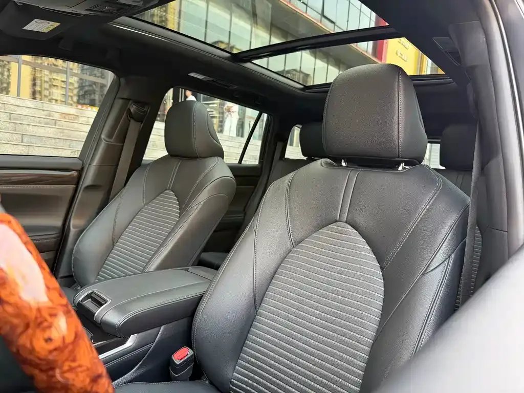 Toyota Crown Kluger 2023 из CN, фото 9