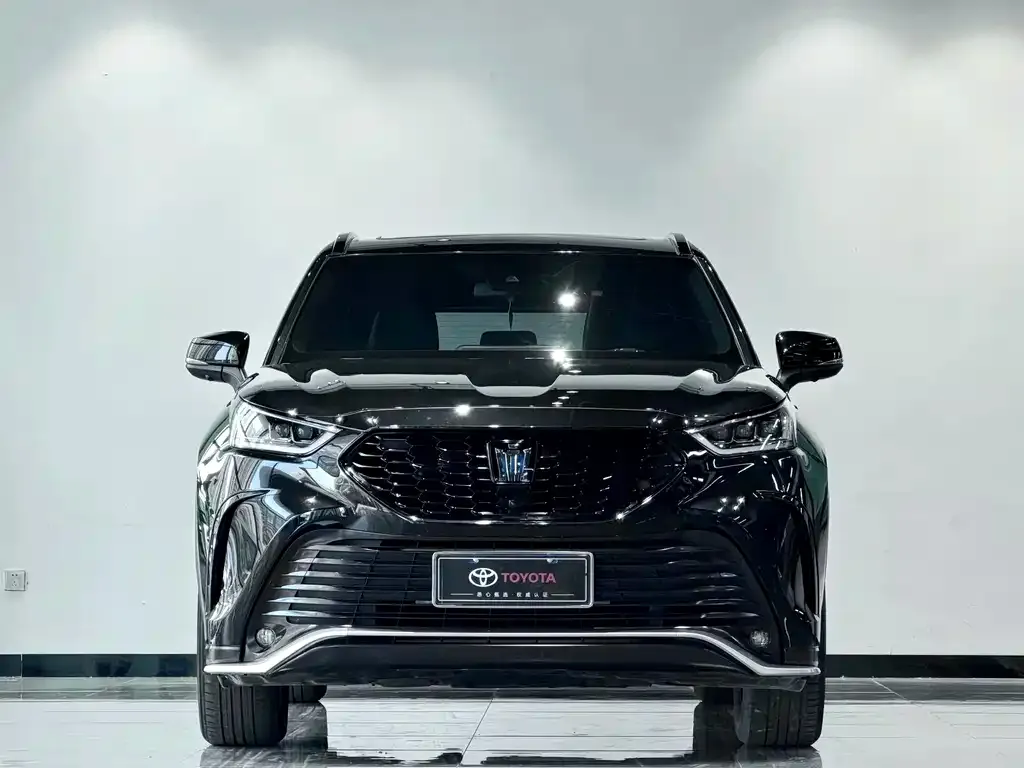 Toyota Crown Kluger 2023 из CN, фото 2