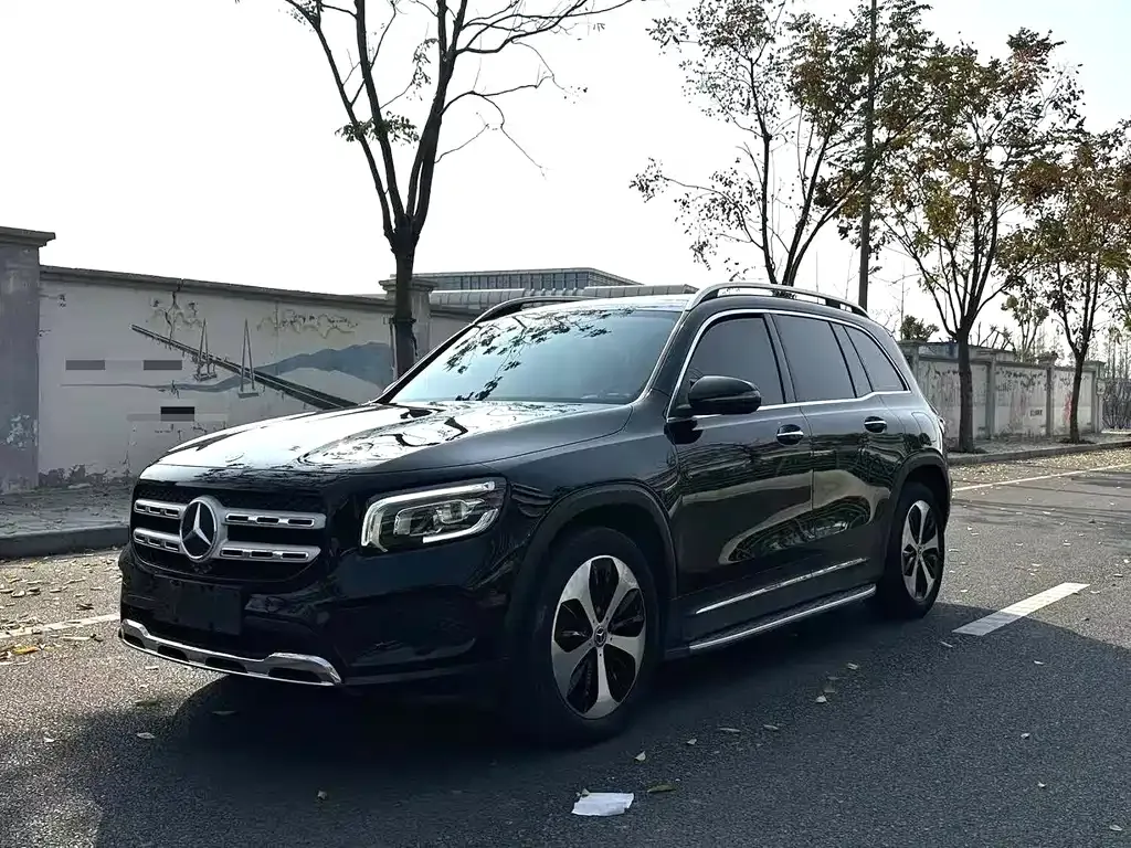 Mercedes-Benz GLB — фото 1