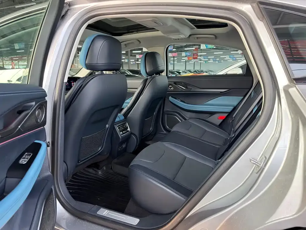 Lincoln Z 2024 из CN, фото 10