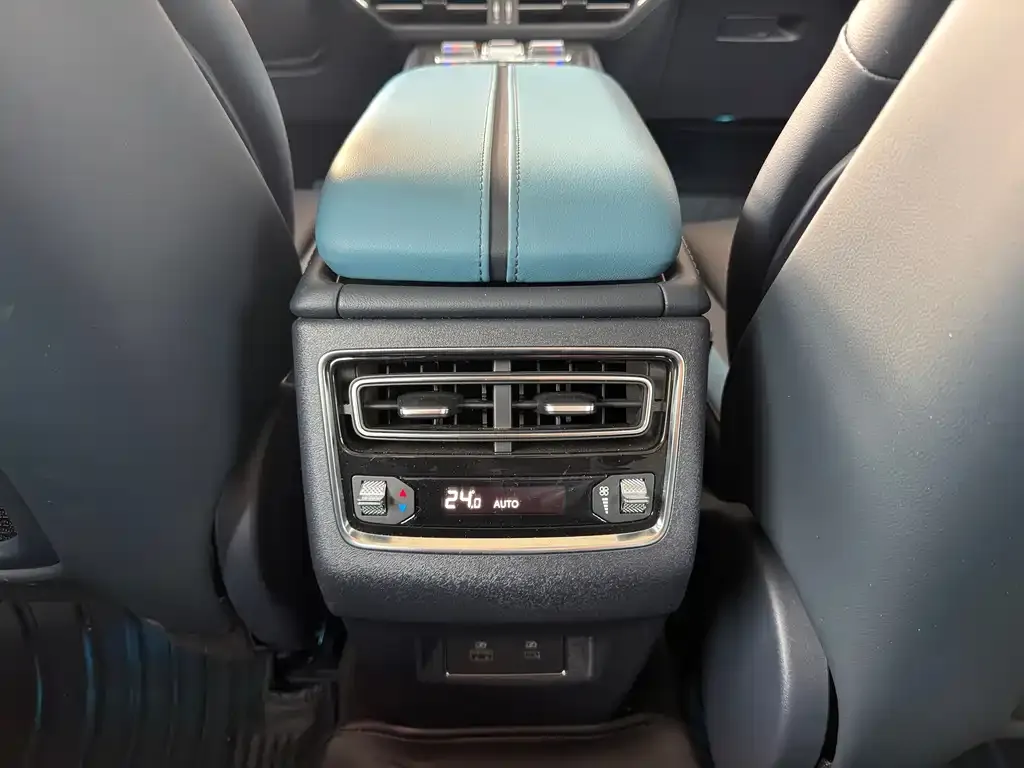 Lincoln Z 2024 из CN, фото 8