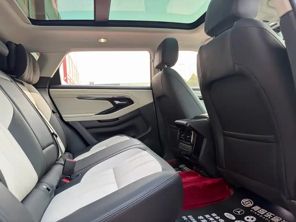 Land Rover Evoque 2023 из CN, фото 3