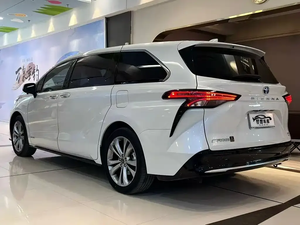 Toyota Sienna 2023 из CN, фото 6