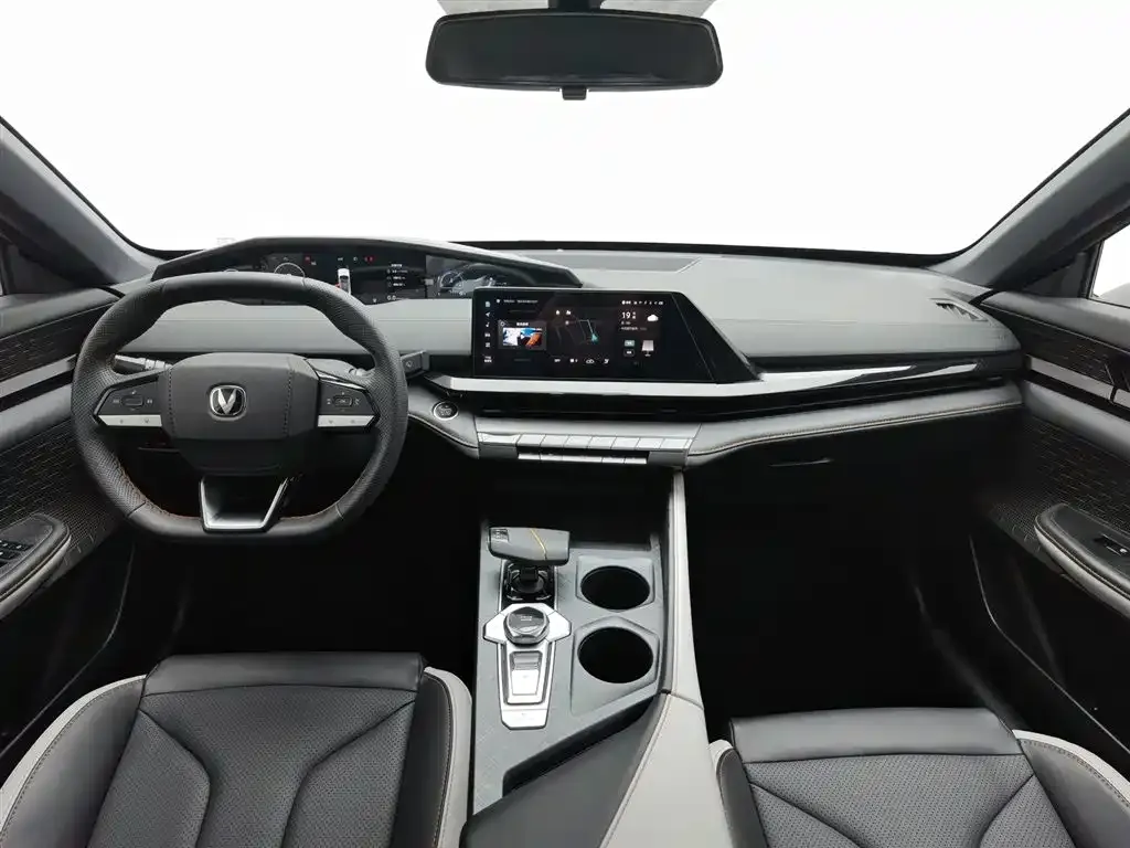Changan UNI-V 2023 из CN, фото 6