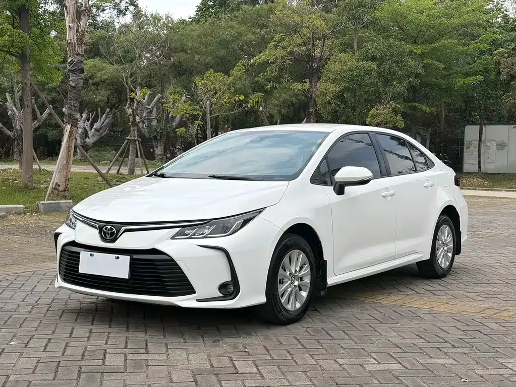 Toyota Corolla 2022 из CN, фото 1