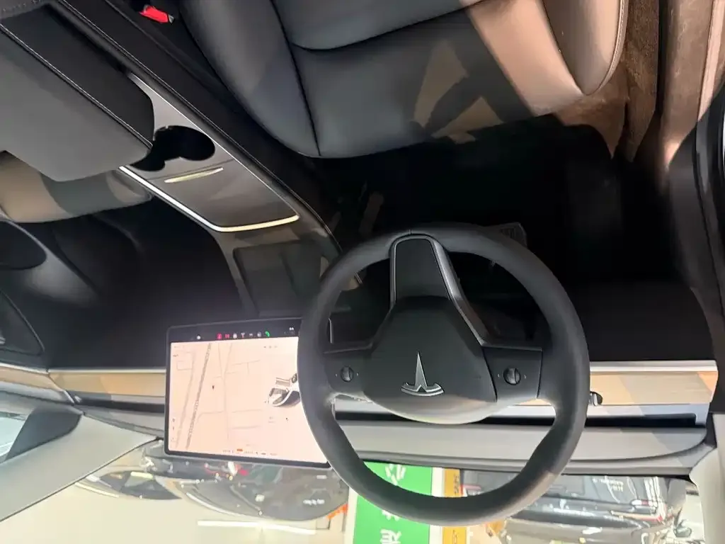 Tesla Model 3 — фото 3