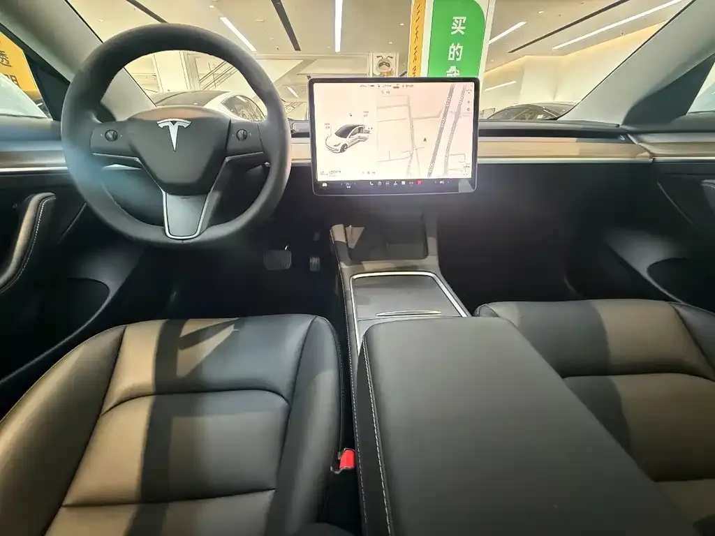 Tesla Model 3 — фото 7