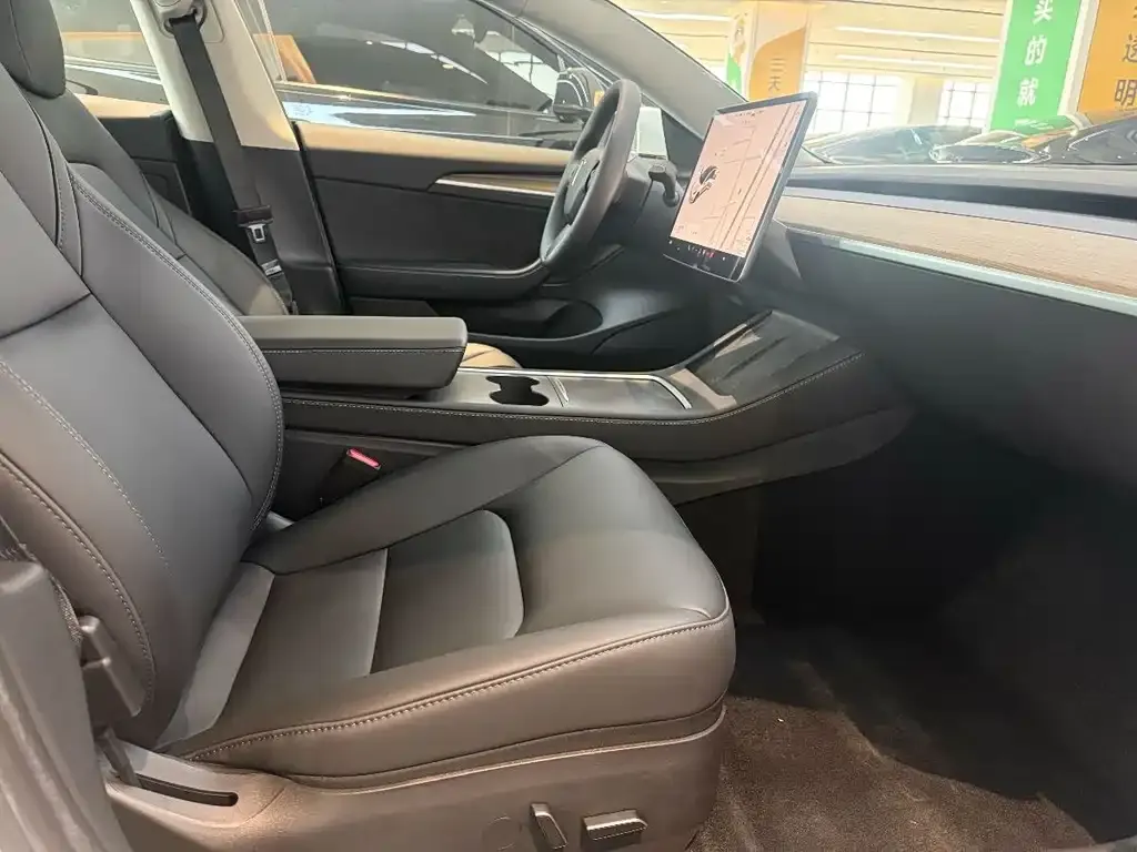 Tesla Model 3 — фото 6