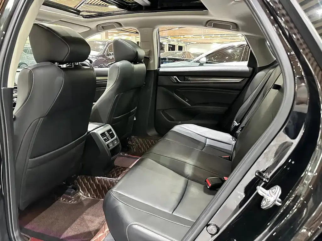 Honda Accord — фото 6