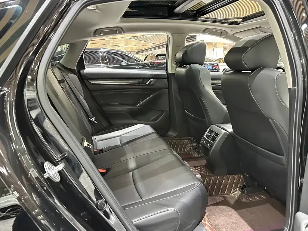 Honda Accord — фото 3