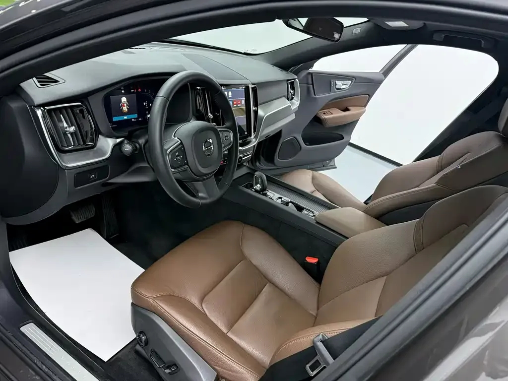Volvo XC60 2025 из CN, фото 6