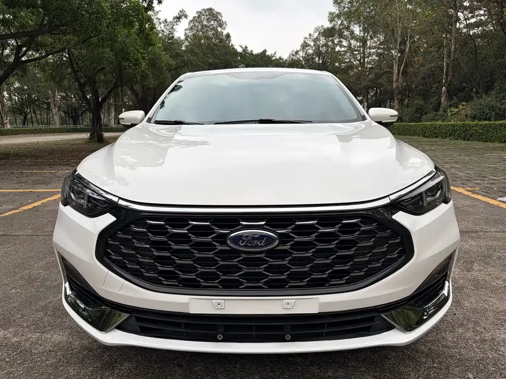 Ford Escort 2022 из CN, фото 4