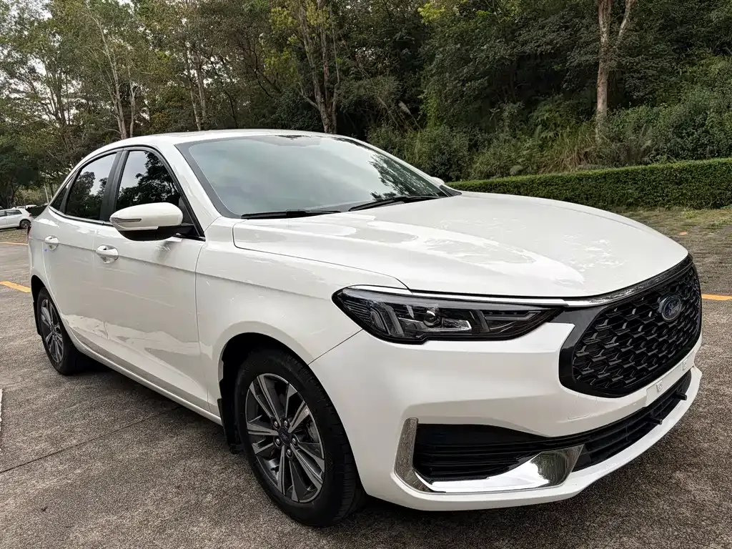 Ford Escort 2022 из CN, фото 9