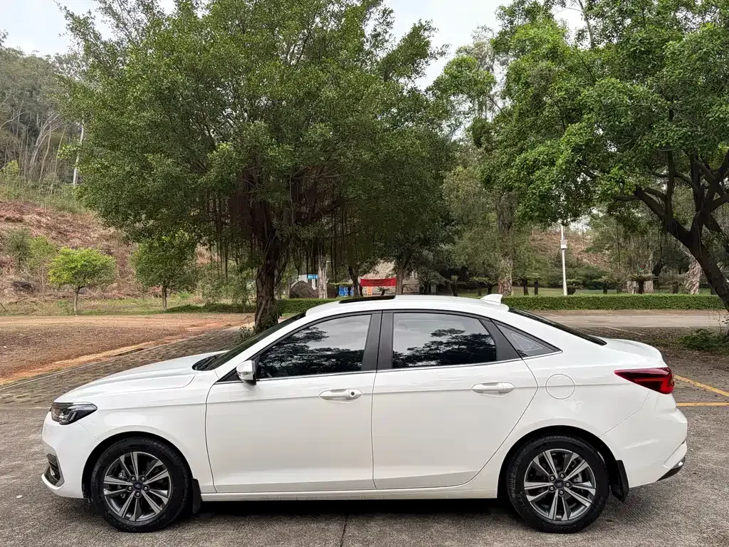 Ford Escort 2022 из CN, фото 6