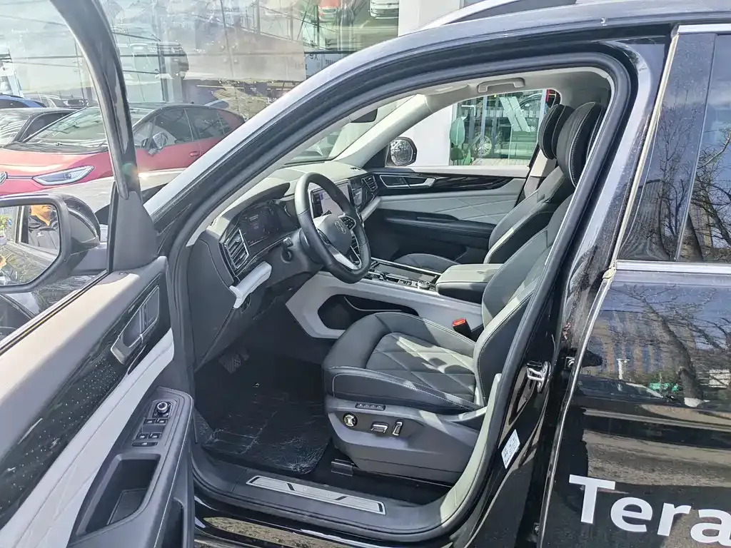 Volkswagen Teramont 2024 из CN, фото 10