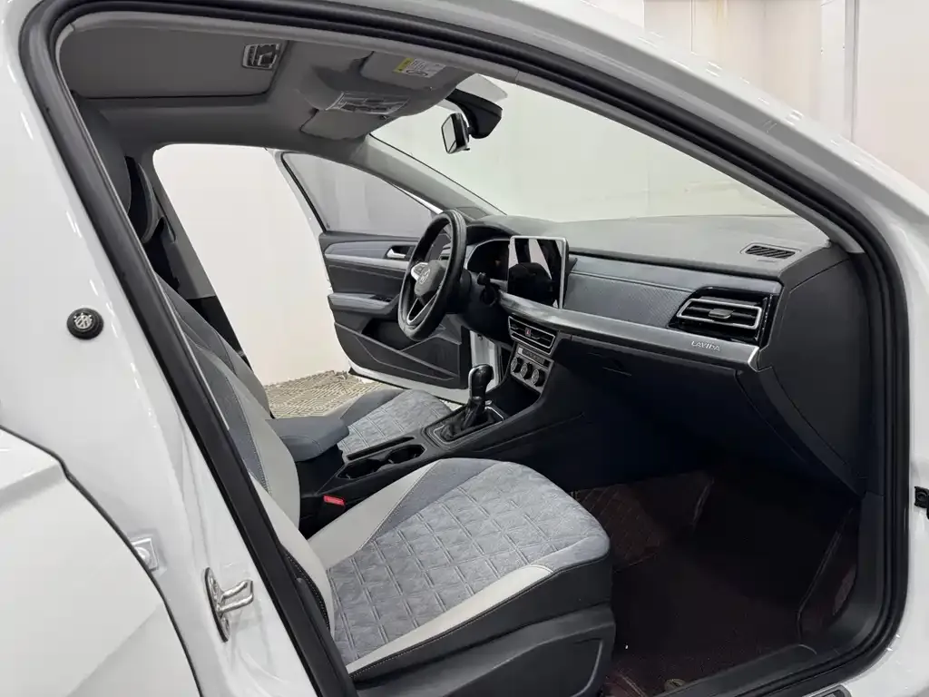 Volkswagen Lavida 2022 из CN, фото 3