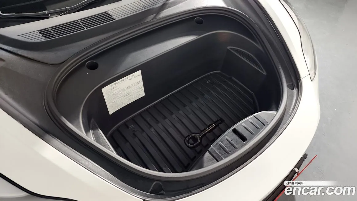 Tesla Model 3 — фото 10