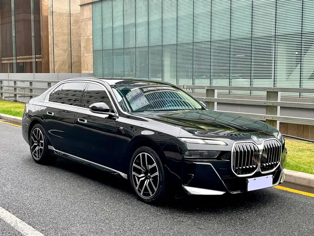 BMW 7 Series — фото 4