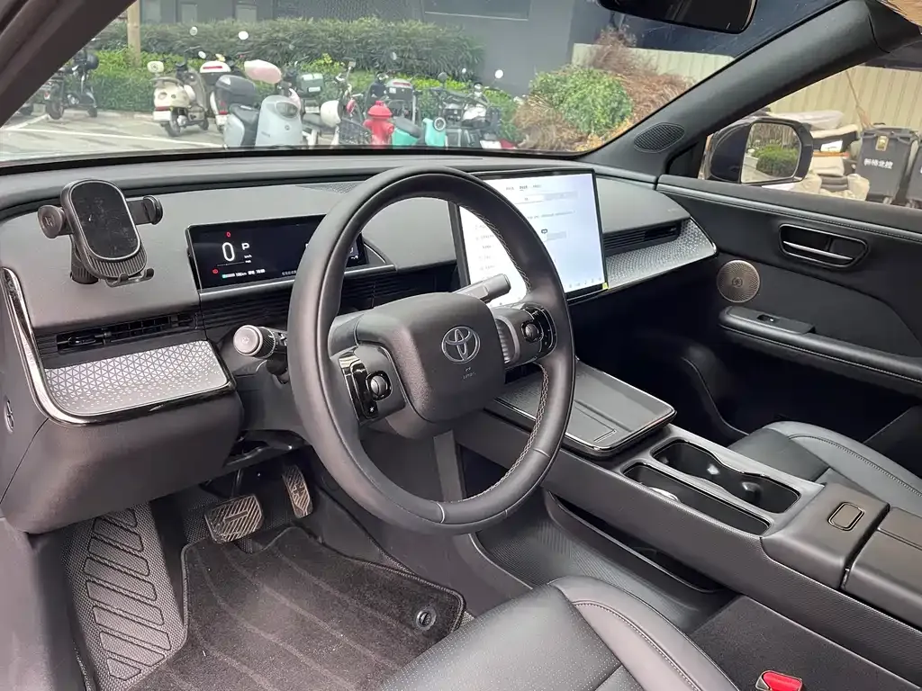 Toyota Platinum 3X 2025 из CN, фото 4