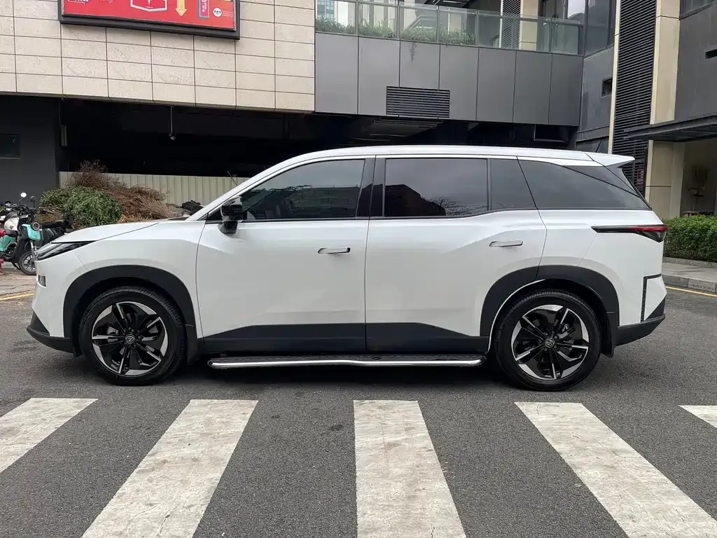 Toyota Platinum 3X 2025 из CN, фото 10