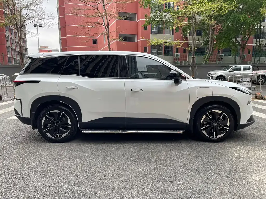 Toyota Platinum 3X 2025 из CN, фото 7