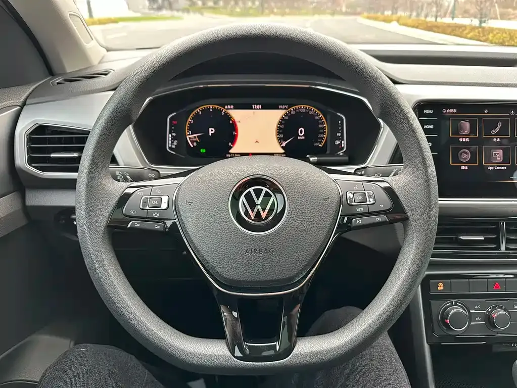 Volkswagen T-Cross — фото 8