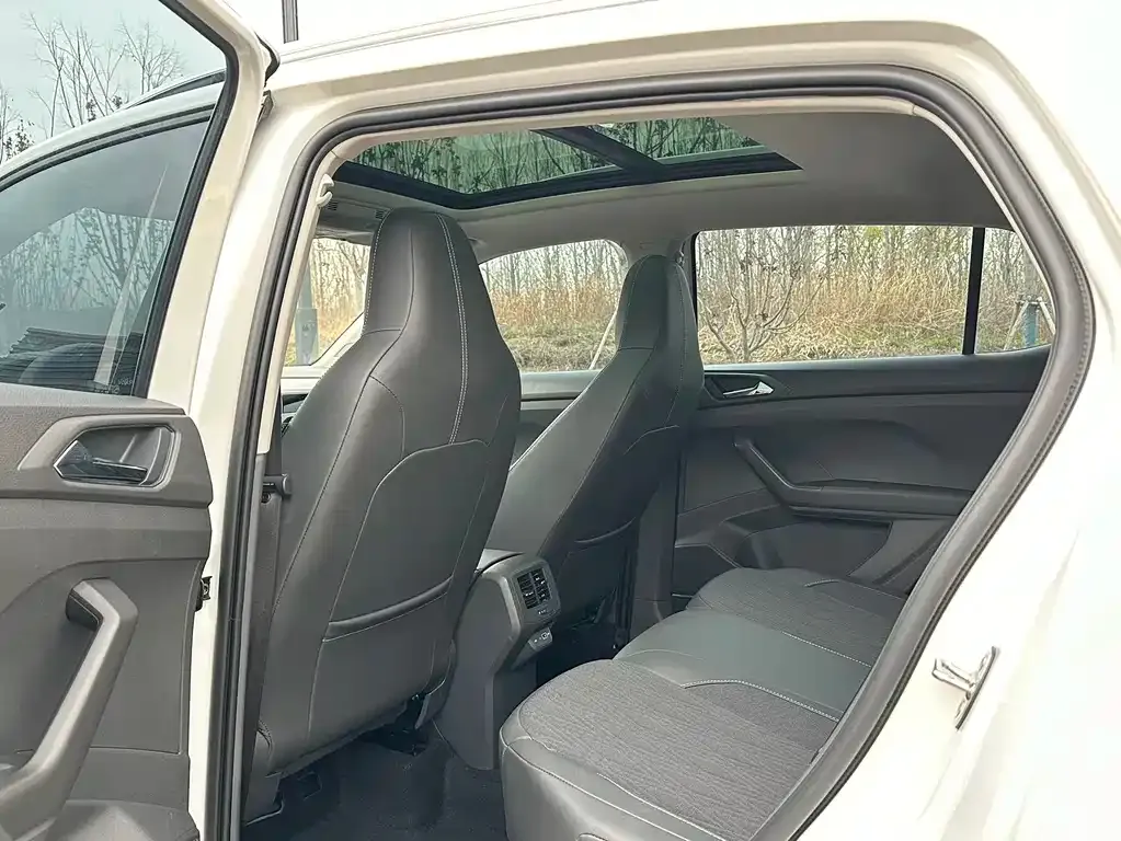 Volkswagen T-Cross — фото 3
