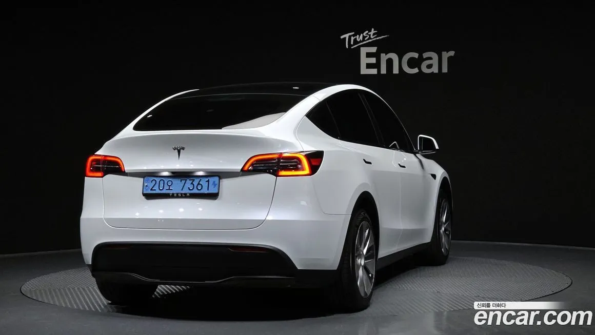 Tesla Model Y — фото 4