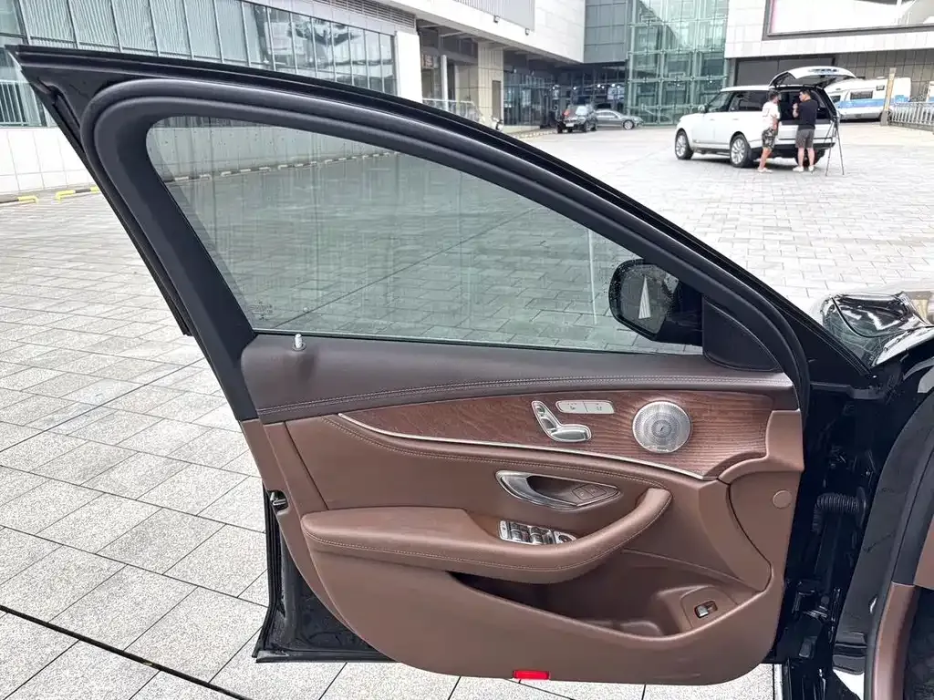 Mercedes-Benz E-Class 2023 из CN, фото 4