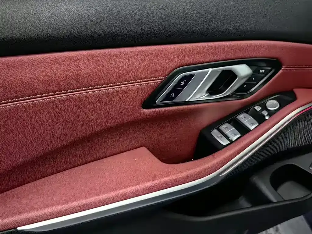 BMW 3 Series 2023 из CN, фото 7