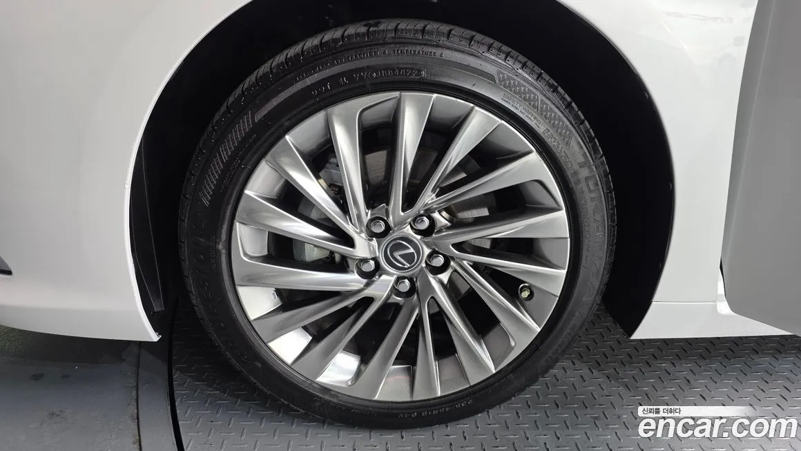 Lexus ES 2023 из KR, фото 9