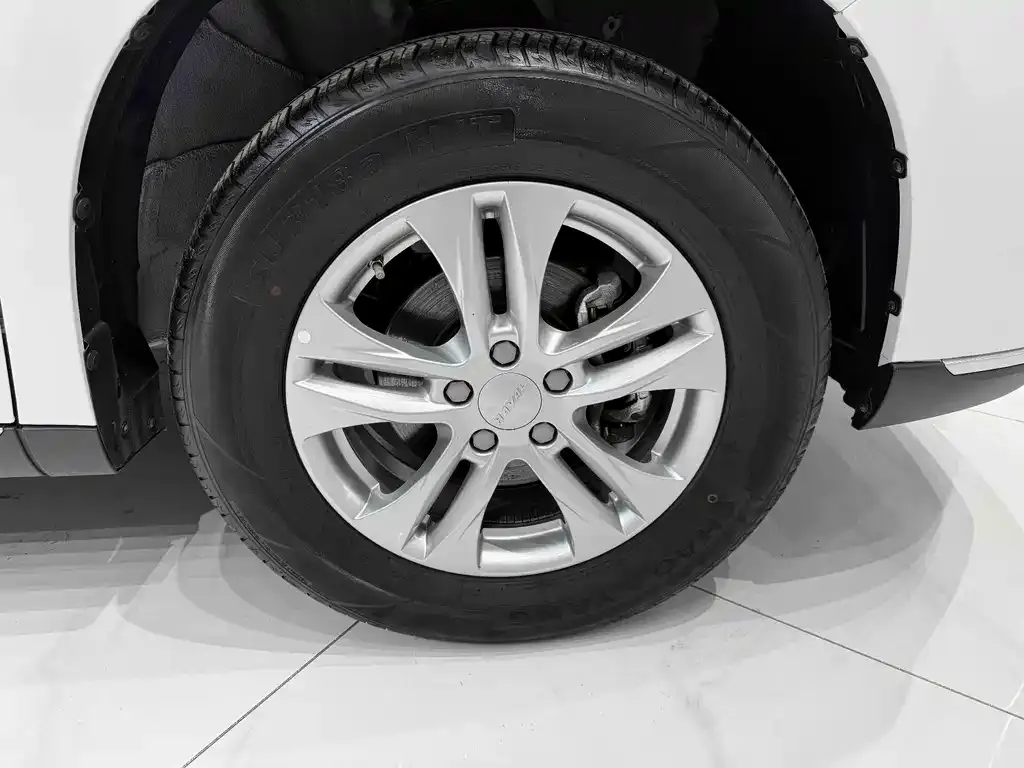 Haval M6 — фото 10