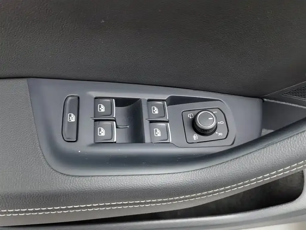 Volkswagen Magotan GTE PHEV 2024 из CN, фото 2