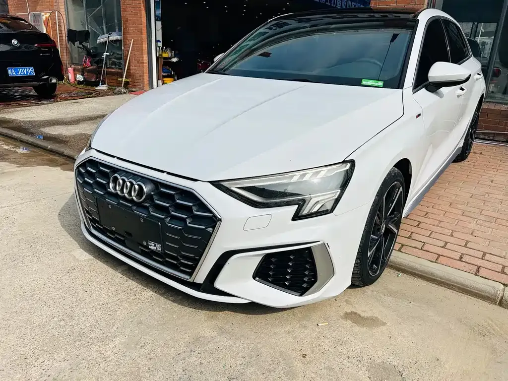 Audi A3 — фото 1