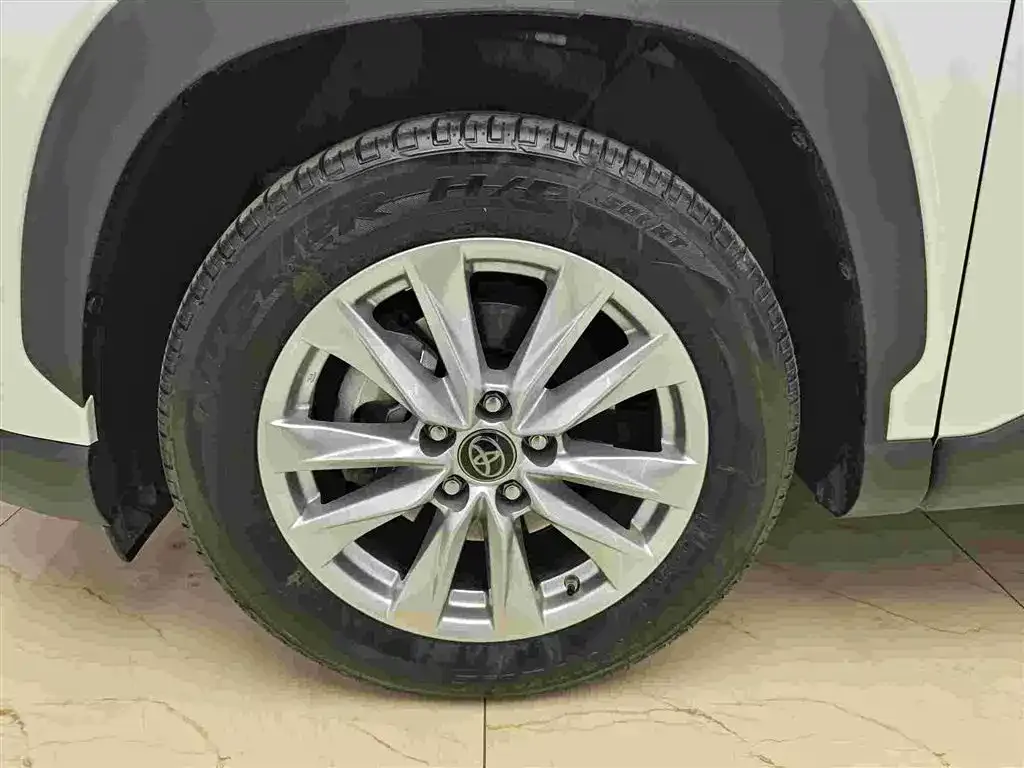 Toyota Corolla Cross — фото 8