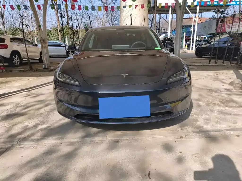 Tesla Model 3 — фото 5