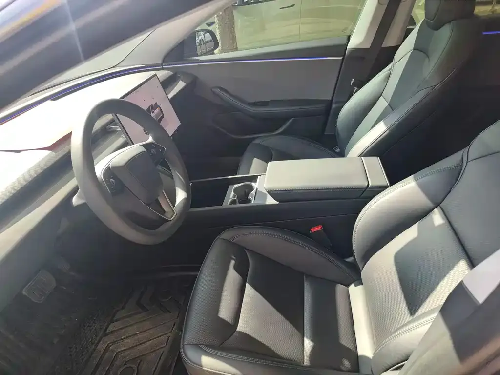 Tesla Model 3 — фото 4