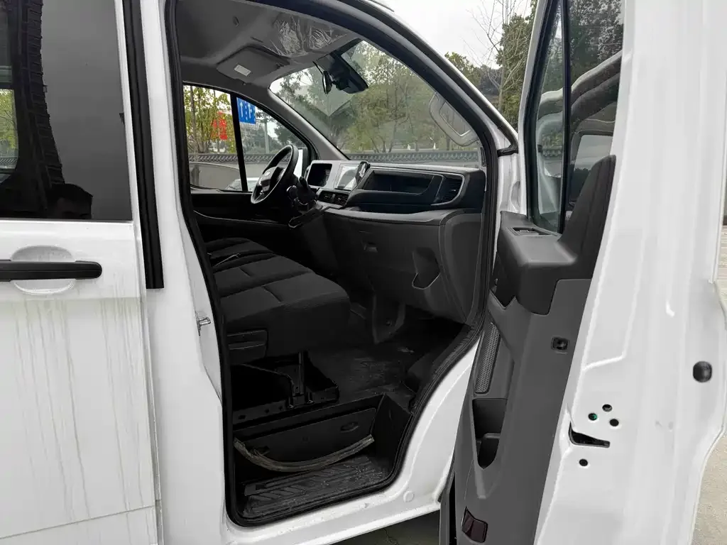 Ford Transit 2024 из CN, фото 9