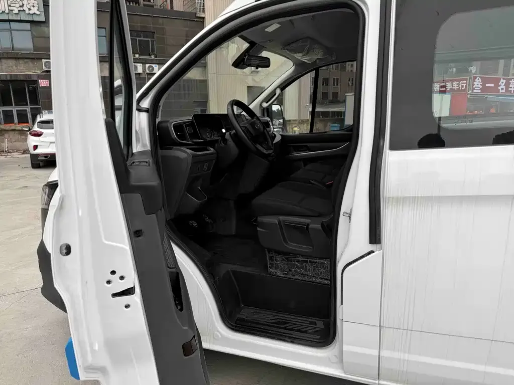 Ford Transit 2024 из CN, фото 7
