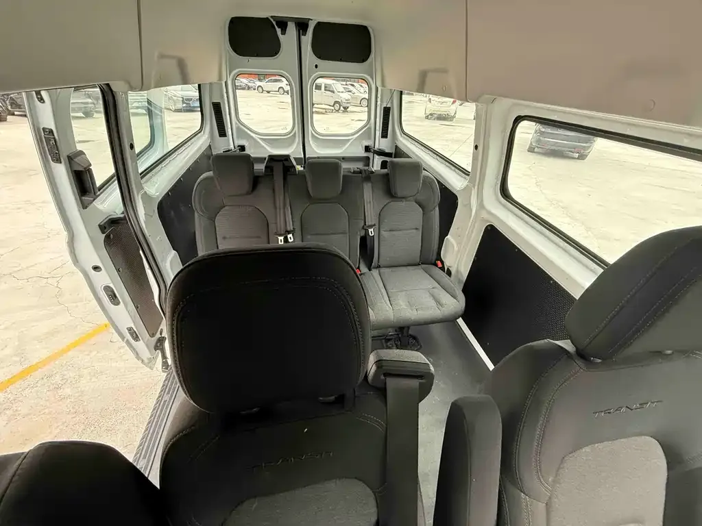 Ford Transit 2024 из CN, фото 6