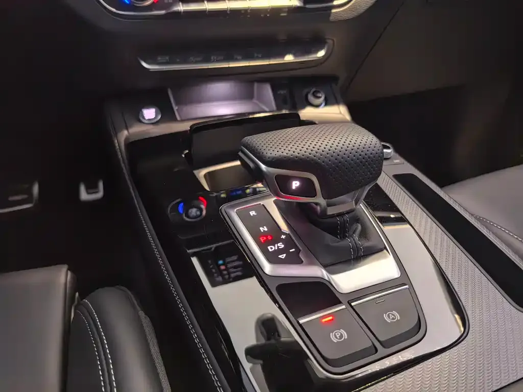 Audi Q5L 2024 из CN, фото 7