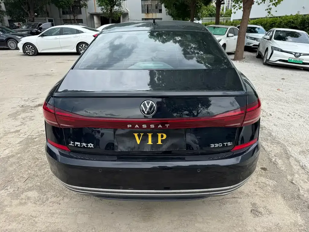 Volkswagen Passat — фото 7