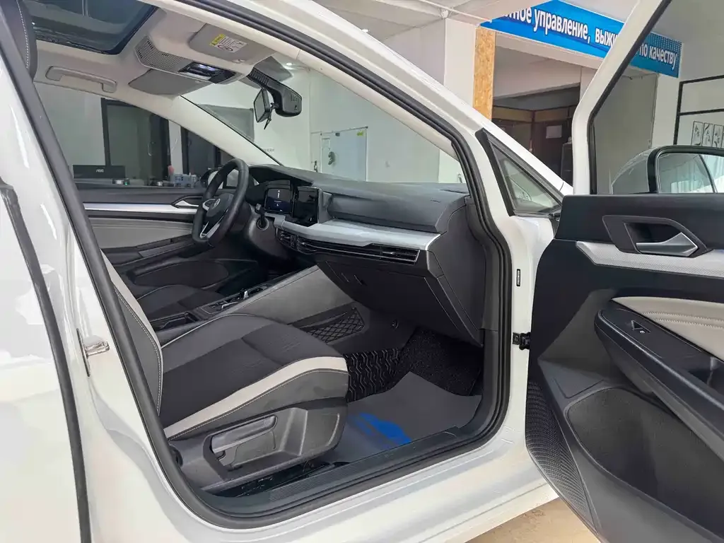 Volkswagen Golf 2021 из CN, фото 7