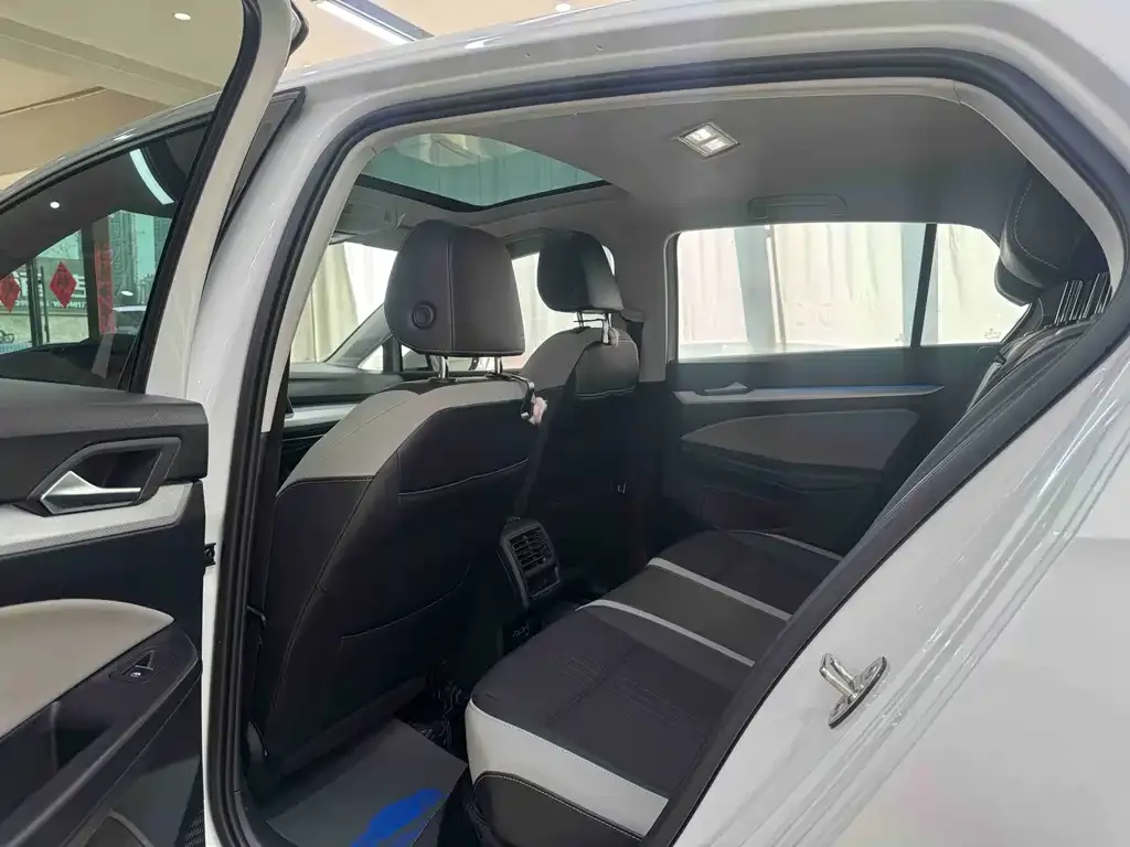 Volkswagen Golf 2021 из CN, фото 5