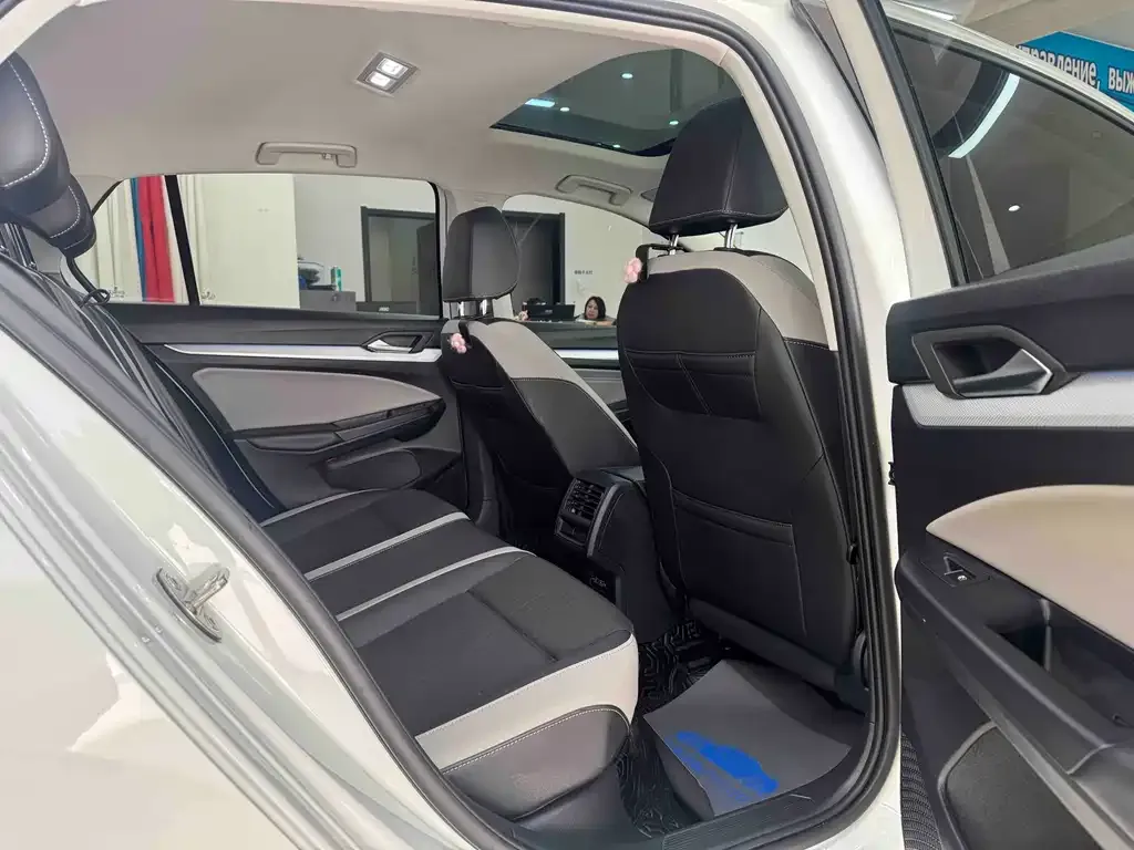 Volkswagen Golf 2021 из CN, фото 6