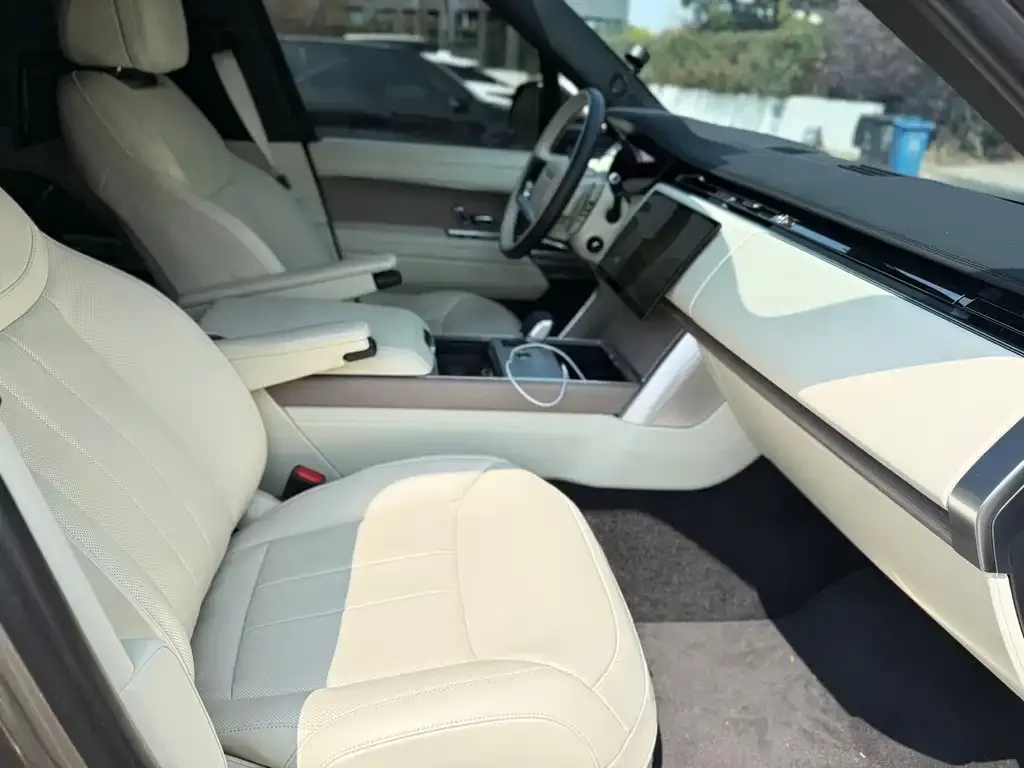 Land Rover Range Rover 2025 из CN, фото 2