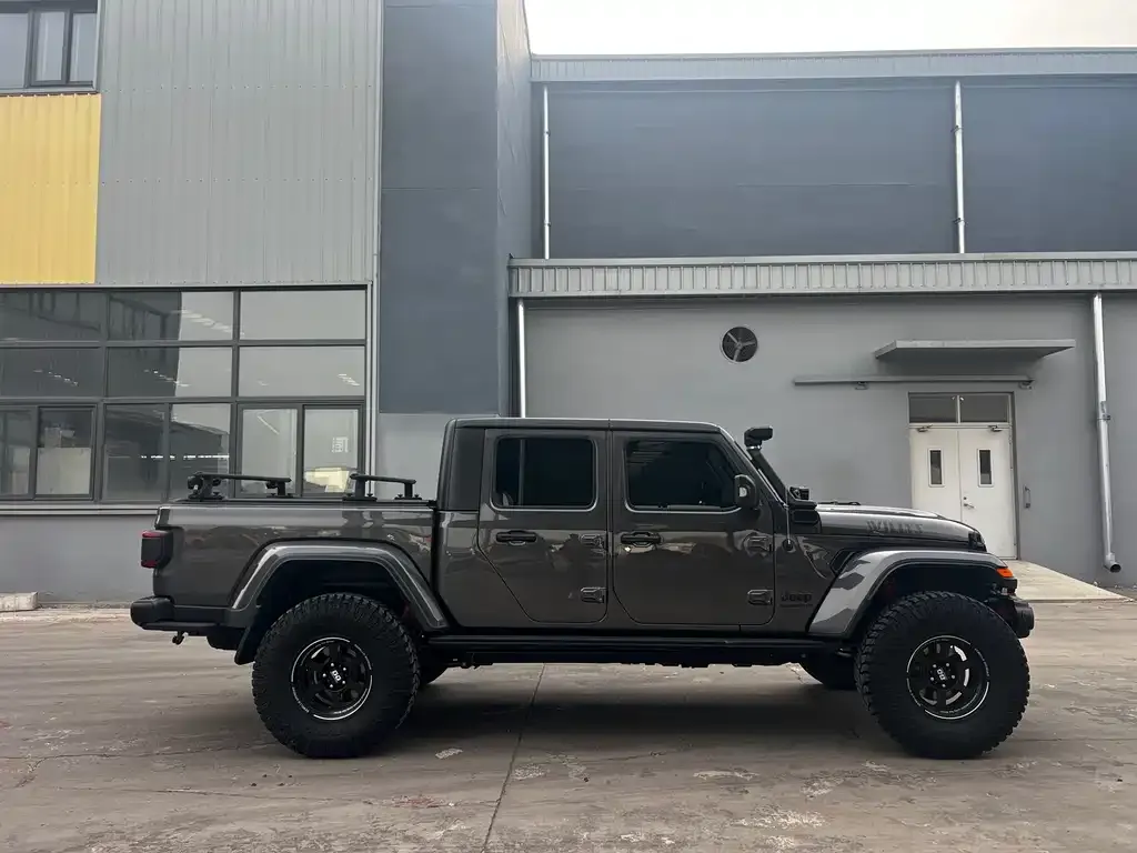 Jeep Gladiator 2023 из CN, фото 9